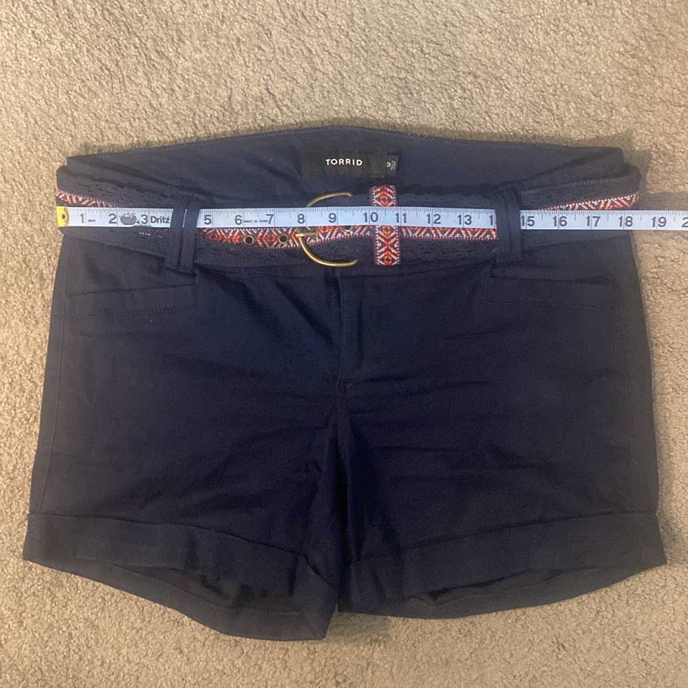 Shorts - Picture 5 of 6
